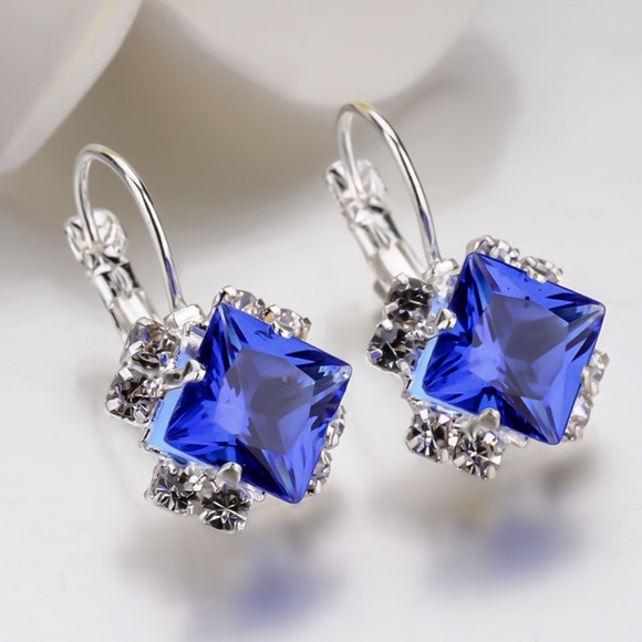 Jewelry - Silver Blue & Clear Crystal Lever Back Earrings